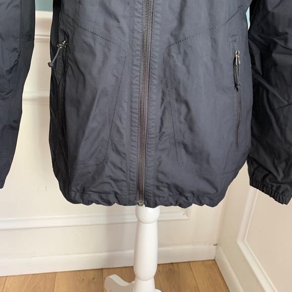 The North Face Windbreaker Jacket - Picture 2 of 10